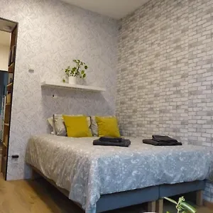 Superbe Au 1er Etage, Proche De La Gare Du Midi Appartement
